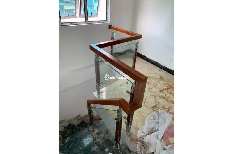 Tôi cho thuê nhà mới, hai cửa đi,vỉa hè, 113m2- 5T, Phố Chùa Láng_45 Tr